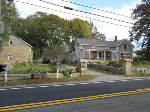 375 Falmouth Hwy, Falmouth MA  02540-2026 exterior