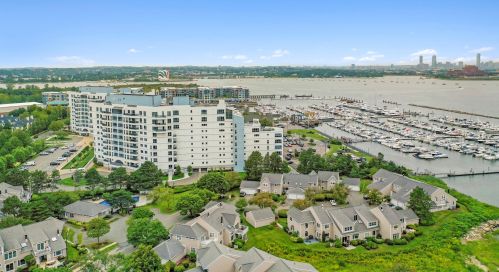 5 Ketch Ln, Quincy MA 02171 exterior