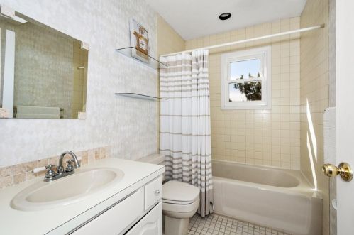 5 Blithewood Ter, Worcester MA  01604-3513 exterior