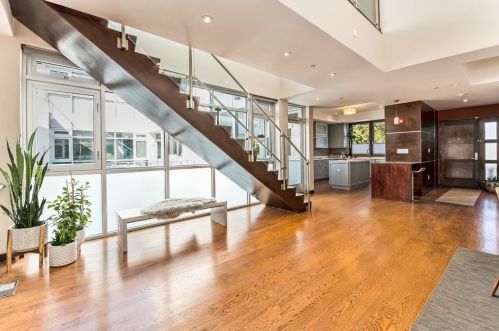 1188 Beacon St, Newton, MA 02461-1103