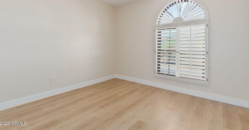 3835 Ahwatukee Dr, Phoenix AZ 85044-2033 exterior