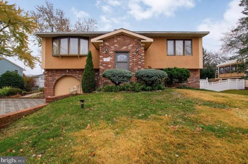 422 Meadowcroft Rd, West Deptford, NJ 08096-4010