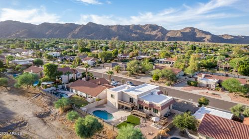 3835 Ahwatukee Dr, Phoenix AZ 85044-2033 exterior