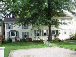 7 Avon Pl, Newton, MA 02458-1511