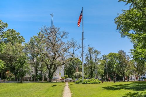 40 Main St, Falmouth MA 02540-3129 exterior