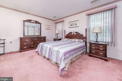 29 Knollwood Dr, West Deptford NJ 08096-6701 exterior