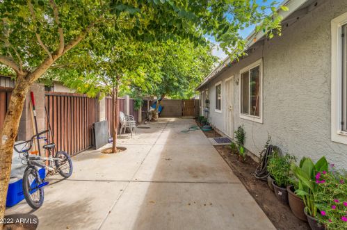 2903 Atlanta Ave, Phoenix, AZ 85040-2757