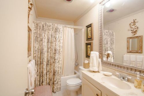 3526 Rockcrest Dr, Garland TX 75044-6514 exterior