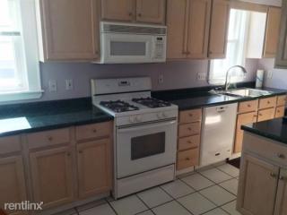 8 Pearl St, Belmont MA  02478-1925 exterior