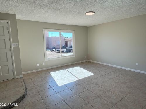 3307 Echo Ln, Phoenix, AZ 85051-6028