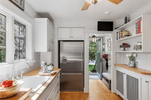 438 Main St, Acton MA  01720-3810 exterior