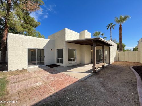 2942 Altadena Ave, Phoenix AZ 85029-3211 exterior