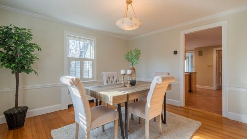 544 Quinobequin Rd, Newton MA 02468-2129 exterior