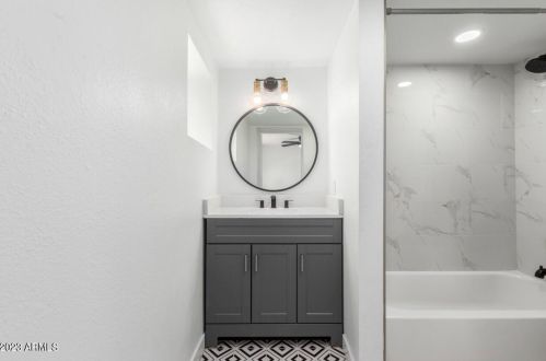 912 4 Ave, Phoenix AZ 85013-3034 exterior