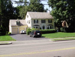 545 Parker St, Newton, MA 02459-2973