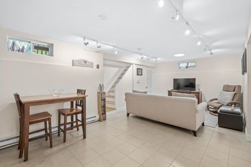 8 Clyde Ter, Arlington MA 02474-1509 exterior