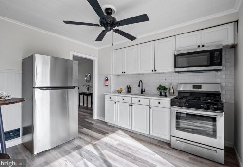 211 Cedar Ave, West Deptford, NJ 08066-1610