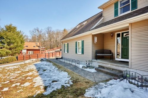 1685 Mountain Rd, Montgomery MA 01085-1480 exterior