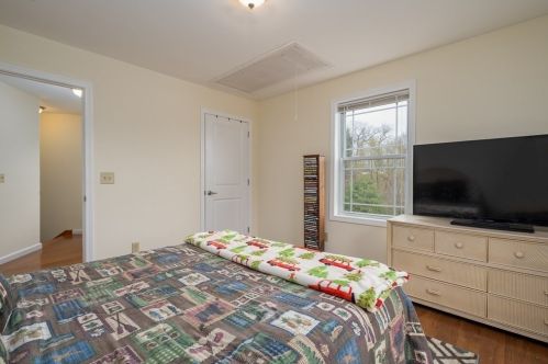 23 Russellville Rd, Montgomery MA 01085-1187 exterior