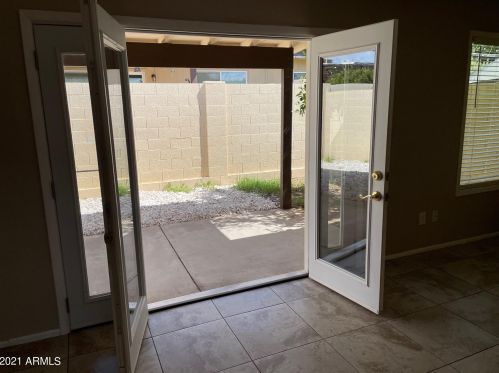 2526 Bluefield Ave, Phoenix AZ 85032-1542 exterior