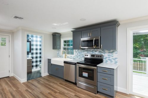 142 Donnellan Cir, Weymouth MA 02191-1762 exterior