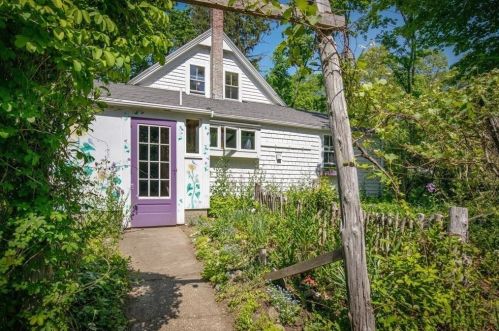 149 Leavitt St, Hingham, MA 02043-2973