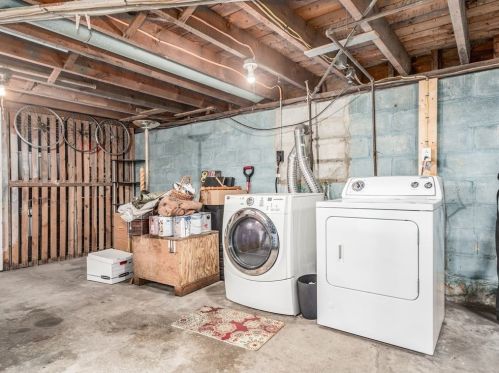 175 Middle Rd, New Bedford MA 02743-2016 exterior