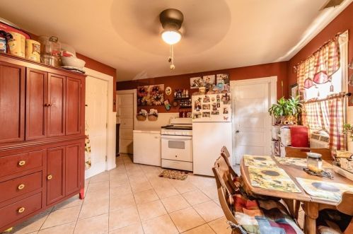 19 Frederick St, Montgomery MA 01085-3180 exterior