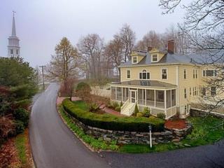 5 Prospect St, Princeton, MA 01541-1102