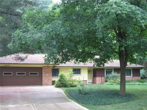 12961 Linden Ln, Cleveland OH  44130-5818 exterior