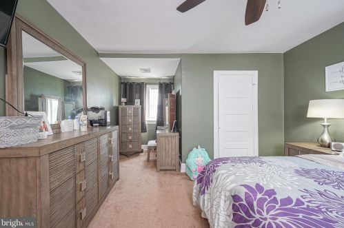 523 Lincoln Ave, West Deptford NJ 08066-1136 exterior