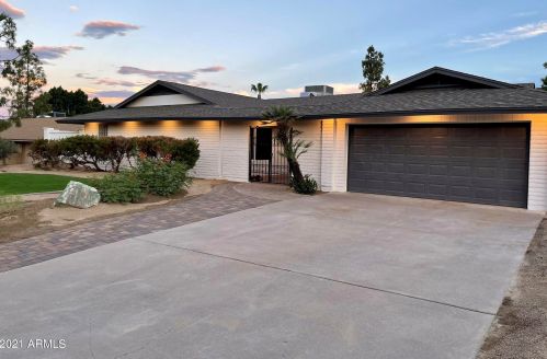 2501 Beryl Ave, Phoenix AZ  85028-3714 exterior