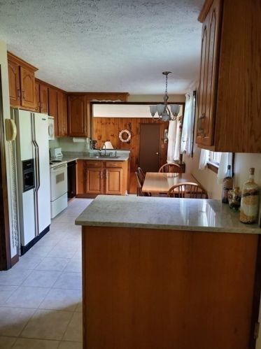 589 Vernon St, East Bridgewater MA 02324-2238 exterior