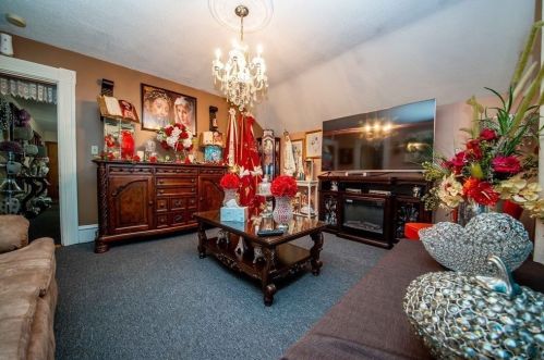 328 Broadway, Fall River MA 02724-2903 exterior