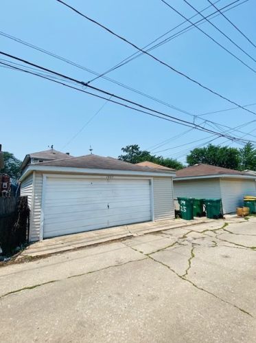 1425 Grove Ave, Forest View IL 60402-1225 exterior