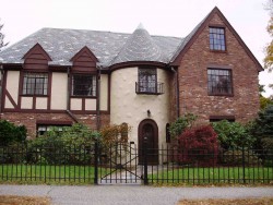 154 Allerton Rd, Newton, MA 02461-1202