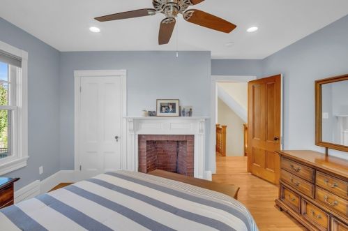 12 Baker Ave, Beverly MA 01915-3504 exterior