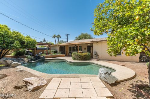 2807 11 Ave, Phoenix AZ 85021-7111 exterior