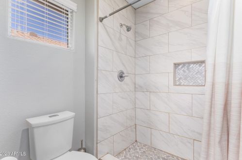 2029 Angela Dr, Phoenix AZ 85032-2351 exterior