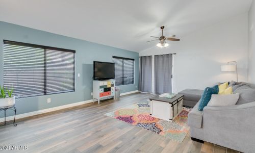 25801 65 Dr, Phoenix AZ 85033-1605 exterior