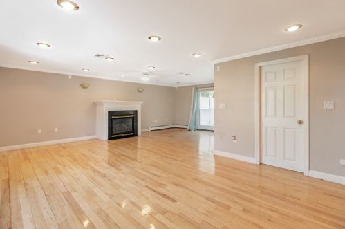 24 Harvey Ln, Whitman MA 02382-1948 exterior