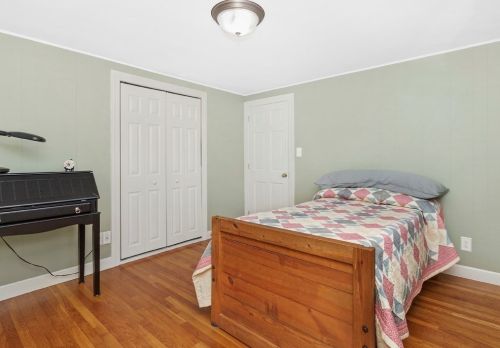 366 Sprague St, Dedham MA 02026-5242 exterior