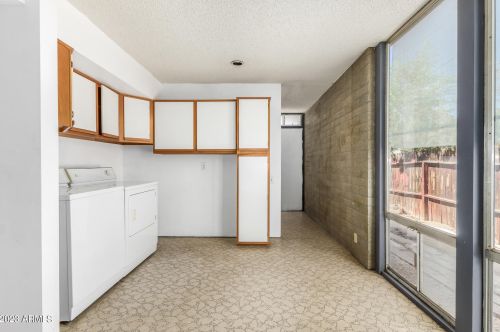 4400 15th Ave, Phoenix AZ 85015-4755 exterior