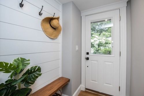 77 Hodge Rd, Arlington MA  02474-1933 exterior