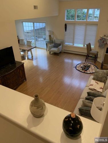 72 Highwood Ave, Tenafly NJ  07670-1833 exterior