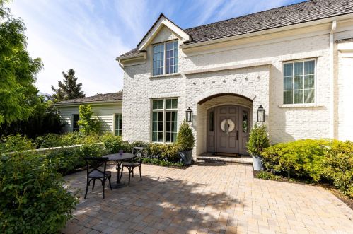 1918 Siesta Dr, Sandy UT 84093-6139 exterior