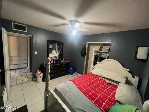 1832 38 Dr, Phoenix AZ 85053-3733 exterior