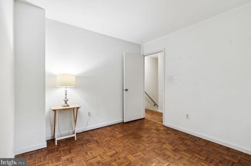 8951 Queen Maria Ct, Columbia MD 21045-2405 exterior