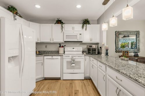 4 Western Reach, Tinton Falls, NJ 07701-5432