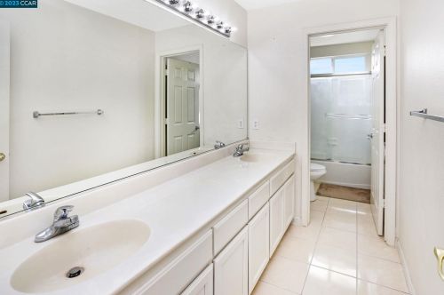 357 Napoleon Dr, San Leandro CA 94577-1580 exterior